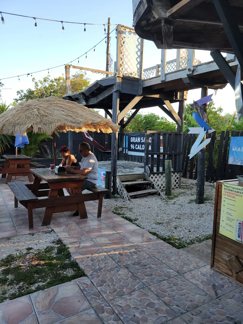 BAGUAS BAR & RESTAURANT