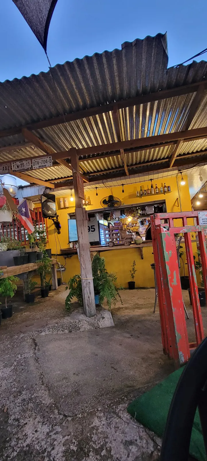 Los Antojitos Criollos