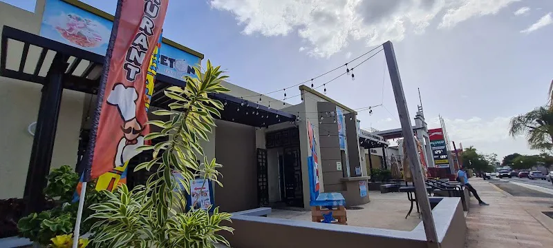 Lola's Beach Restaurant