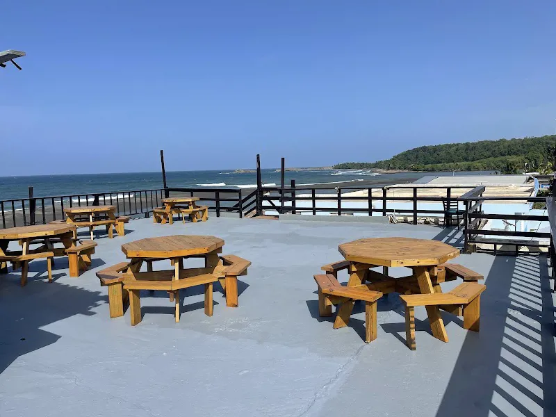 Tsunami Beach Burgers N fish