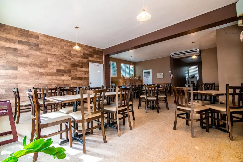 El Puente Tropical Bar and Rest