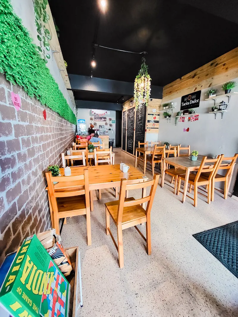 Tacita Dulce Coffee & Bistro